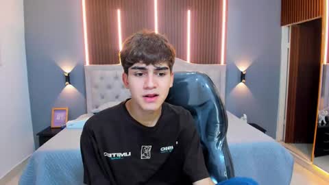 Tommy  online show from September 19, 4:05 am