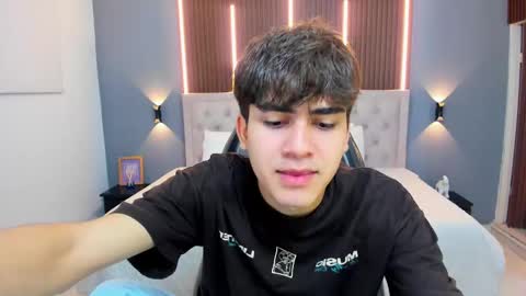 Tommy  online show from September 30, 3:39 am