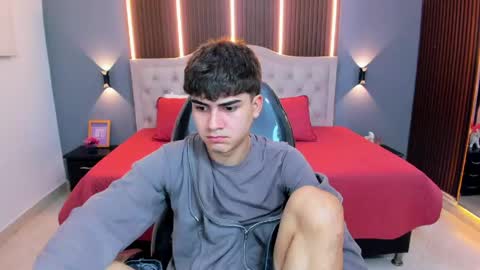 Tommy  online show from May 8, 3:56 am