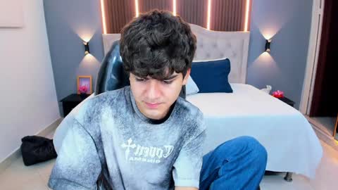 Tommy  online show from April 8, 3:53 am