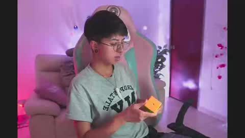 Snapshot of tommy_blue1 chatting on October 1, 1:16 am Blue  online show from October 1, 1:16 am