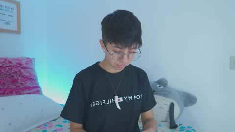 Snapshot of tommy_blue1 chatting on October 21, 2:32 pm Blue  online show from October 21, 2:32 pm