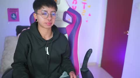 Snapshot of tommy_blue1 chatting on September 19, 1:15 pm Blue  online show from September 19, 1:15 pm