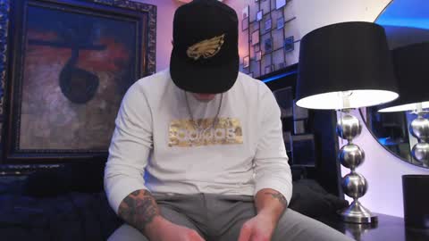 Snapshot of tommy_knuckles chatting on February 8, 2:27 pm Tommy online show from February 8, 2:27 pm