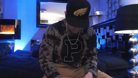 Snapshot of tommy_knuckles chatting on February 17, 6:09 am Tommy online show from February 17, 6:09 am