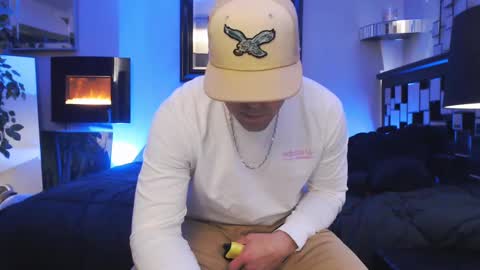 Snapshot of tommy_knuckles chatting on February 19, 8:20 pm Tommy online show from February 19, 8:20 pm