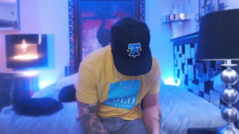 Snapshot of tommy_knuckles chatting on February 3, 5:51 am Tommy online show from February 3, 5:51 am