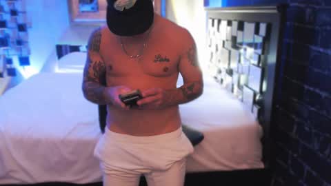 Snapshot of tommy_knuckles chatting on October 11, 1:27 pm Tommy online show from October 11, 1:27 pm