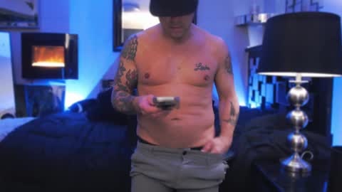 Snapshot of tommy_knuckles chatting on February 21, 6:40 am Tommy online show from February 21, 6:40 am