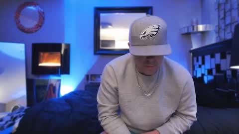 Snapshot of tommy_knuckles chatting on February 23, 12:27 pm Tommy online show from February 23, 12:27 pm