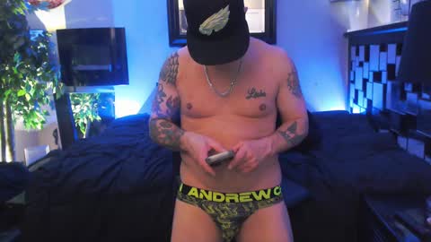 Snapshot of tommy_knuckles chatting on March 6, 3:13 am Tommy online show from March 6, 3:13 am