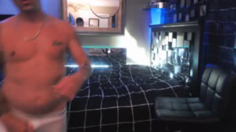 Snapshot of tommy_knuckles chatting on October 20, 9:25 am Tommy online show from October 20, 9:25 am