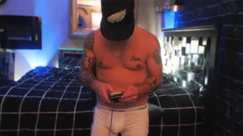 Snapshot of tommy_knuckles chatting on October 19, 6:40 am Tommy online show from October 19, 6:40 am