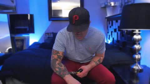 Snapshot of tommy_knuckles chatting on February 15, 3:17 pm Tommy online show from February 15, 3:17 pm