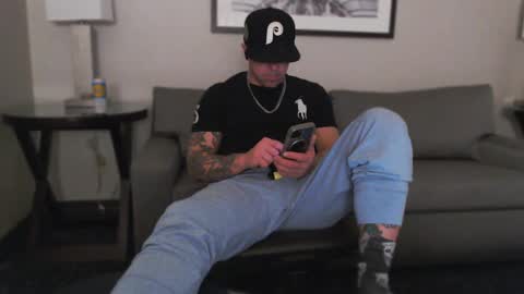 Snapshot of tommy_knuckles chatting on March 2, 9:10 am Tommy online show from March 2, 9:10 am