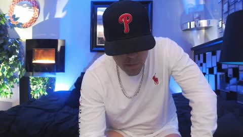 Snapshot of tommy_knuckles chatting on March 4, 1:12 am Tommy online show from March 4, 1:12 am