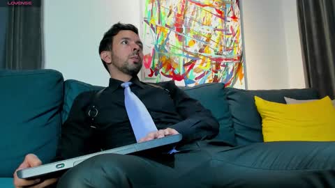 tommy_raym0ndg online show from December 17, 10:49 pm