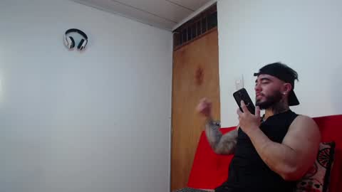 Steven online show from February 3, 6:28 pm