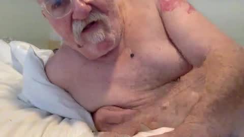 tommyknocker1 online show from December 3, 5:02 pm