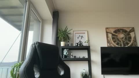 Thomas Fit online show from December 16, 11:38 am