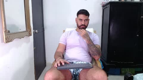 Snapshot of tomy_johnson2 chatting on January 24, 7:39 pm Tomas jhonson online show from January 24, 7:39 pm