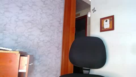 Tomyjailen online show from December 7, 2:41 pm