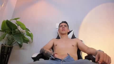 tonny_collins online show from November 21, 9:02 pm