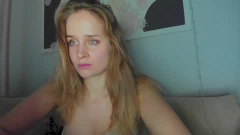 Tony and Alice online show from December 4, 8:23 pm