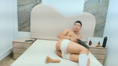 TONY online show from April 18, 12:40 pm