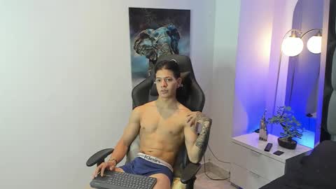 Snapshot of tony_petrov chatting on September 26, 7:49 am tony_petrov online show from September 26, 7:49 am