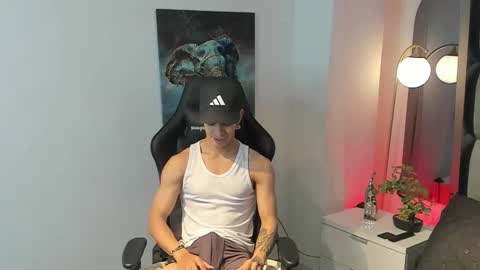Snapshot of tony_petrov chatting on September 28, 1:20 pm tony_petrov online show from September 28, 1:20 pm
