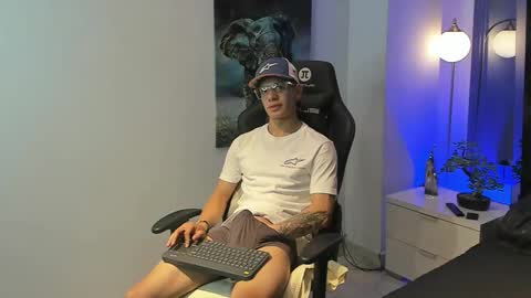 Snapshot of tony_petrov chatting on October 5, 5:38 am tony_petrov online show from October 5, 5:38 am