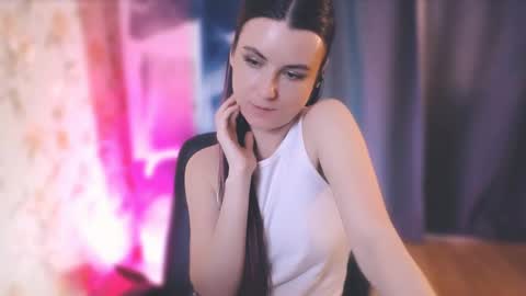 Elizabeth online show from March 12, 1:51 pm