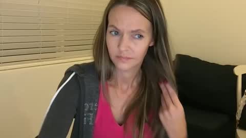 Tori Ryann online show from December 19, 11:18 am