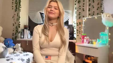 Lina online show from November 26, 4:37 pm