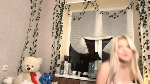 Lina online show from November 25, 4:17 pm