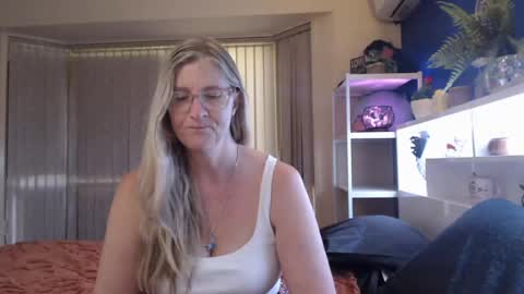 Milly online show from April 21, 12:03 am