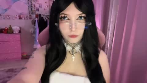 Lina online show from April 12, 5:50 pm