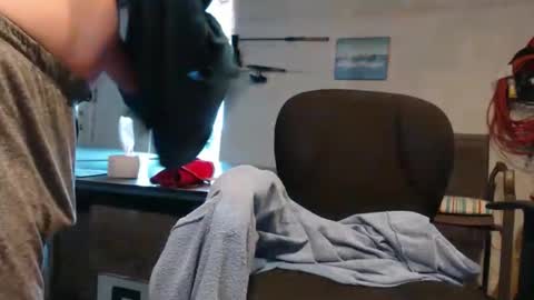 toydoc103 online show from April 7, 9:06 pm