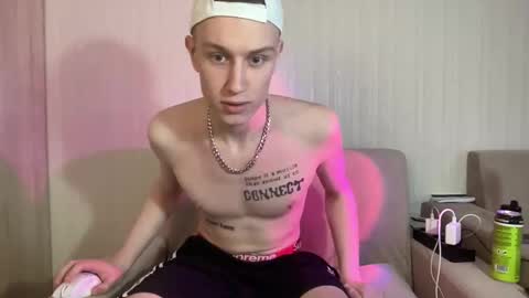 Travis online show from April 16, 9:31 am