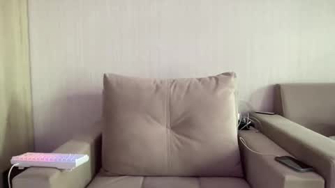 Travis online show from April 6, 9:21 am