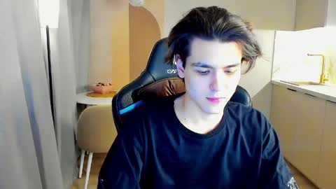 travisrivas online show from March 22, 2:59 am