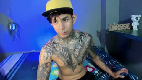 Snapshot of travistanner28 chatting on September 13, 7:55 am TRAV - INDEPENDENT MODEL online show from September 13, 7:55 am