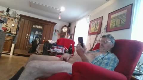 Snapshot of trebgeis1 chatting on September 12, 6:48 am trebgeis1 online show from September 12, 6:48 am