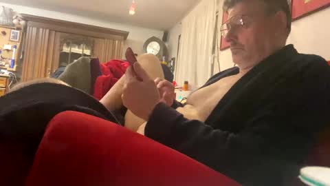 Snapshot of trebgeis1 chatting on February 18, 5:20 am trebgeis1 online show from February 18, 5:20 am