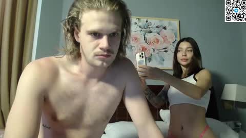 Sarah And Jon online show from March 10, 5:11 am