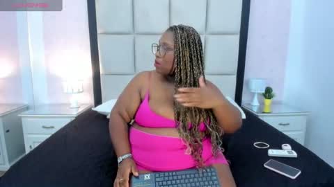 Treisy Vixen big ass online show from July 2, 3:15 am