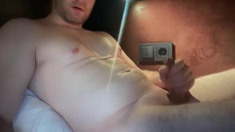 Snapshot of treyheat chatting on October 22, 10:33 pm treyheat online show from October 22, 10:33 pm