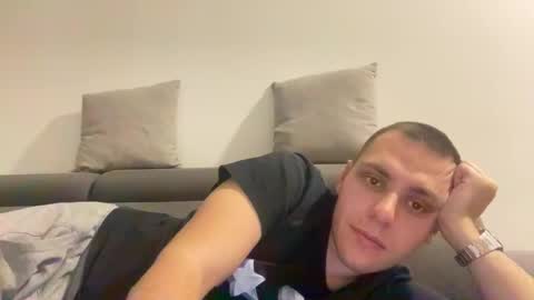 triangoolo12 online show from February 11, 8:31 pm