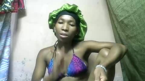 tricia9794 online show from April 12, 3:38 pm